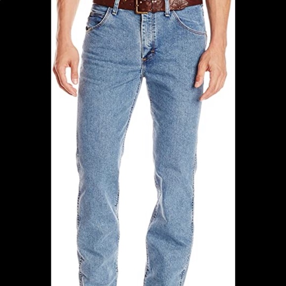 Wrangler Other - Wrangler BNWT Light Wash 31x32 Regular Fit Jeans